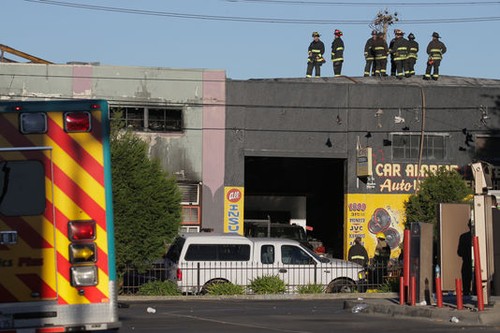Etats-Unis : Un vaste incendie fait 33 morts à Oakland - ảnh 1
